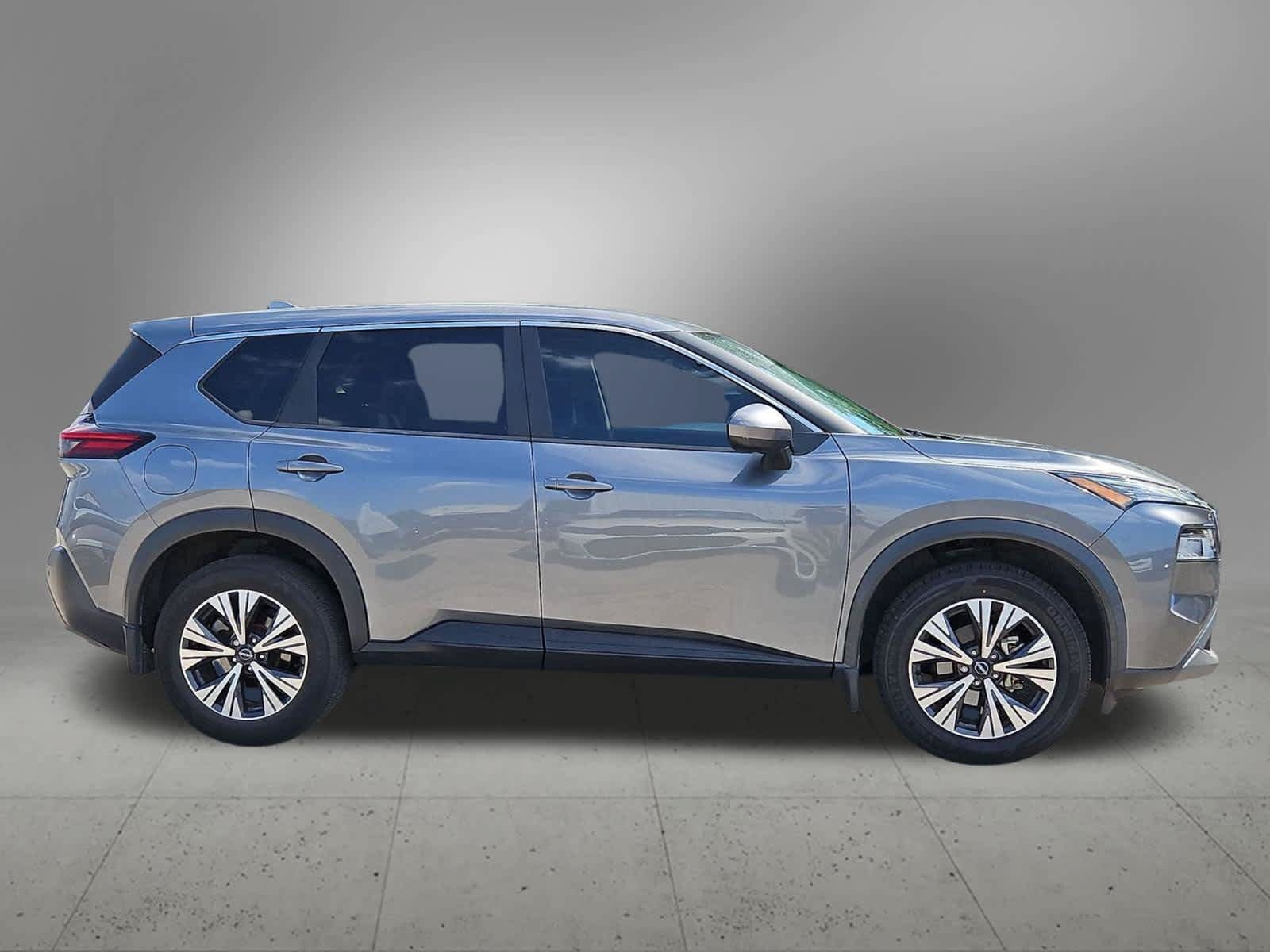 Used 2023 Nissan Rogue SV FWD image 7