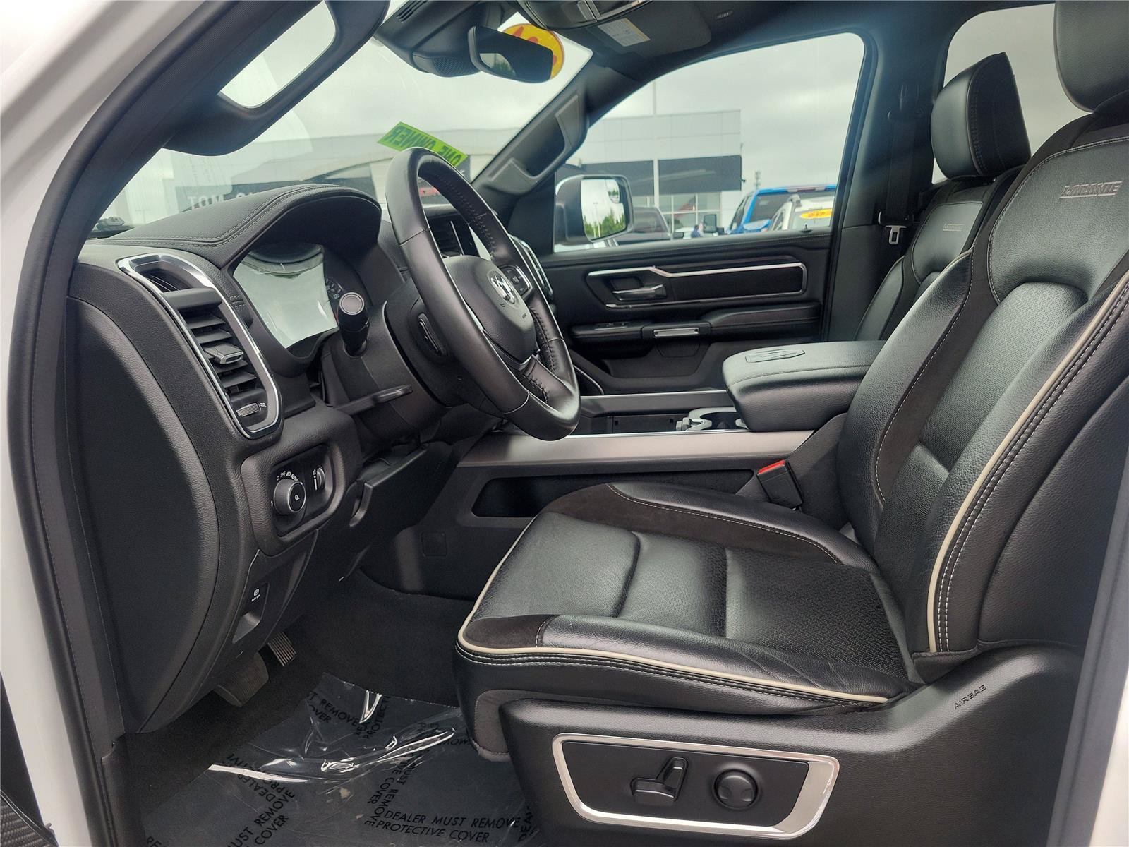 Used 2024 RAM 1500 Laramie AWD/4WD image 17
