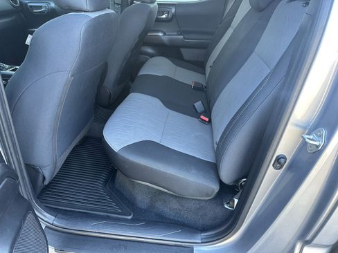 Used 2021 Toyota Tacoma TRD Off-Road w/ Technology Package AWD/4WD image 20