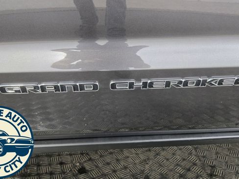 Used 2019 Jeep Grand Cherokee Limited AWD/4WD image 27
