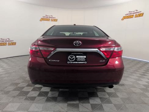 Used 2017 Toyota Camry XLE w/ Moonroof Package FWD image 4