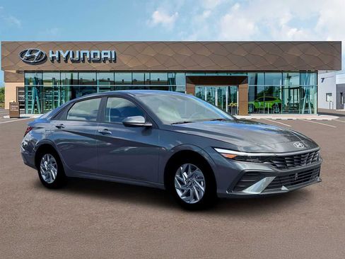 New 2026 Hyundai Elantra Blue image 11