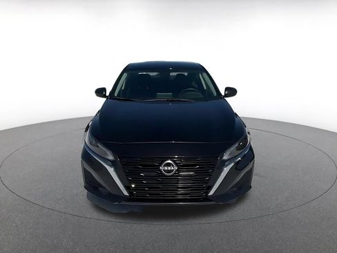 Used 2025 Nissan Altima 2.5 SV FWD image 4