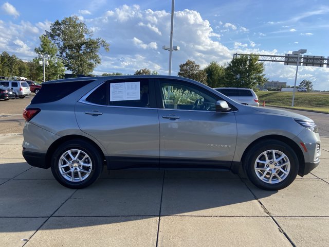 Used 2023 Chevrolet Equinox LT w/ Driver Convenience Package FWD image 10