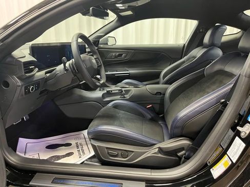 Used 2025 Ford Mustang Dark Horse w/ Dark Horse Handlin Package RWD image 4