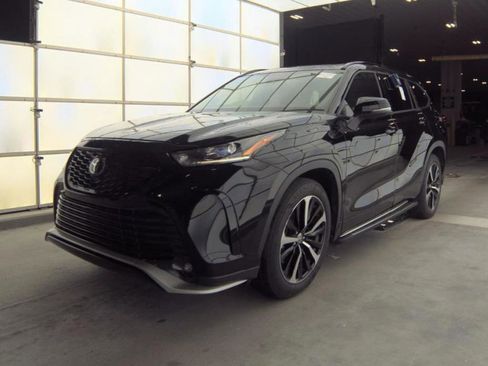 Used 2022 Toyota Highlander XSE image 1