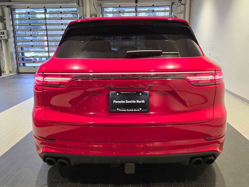 Used 2023 Porsche Cayenne Turbo S image 6