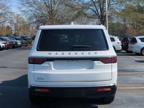 Certified 2023 Jeep Wagoneer 4WD w/ Premium Group I image 4