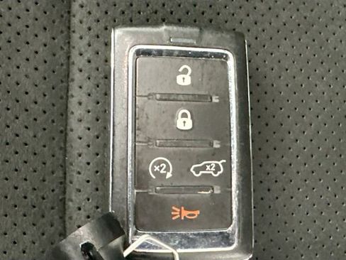 Used 2023 Jeep Grand Cherokee Trailhawk w/ Luxury Tech Group III AWD/4WD image 18