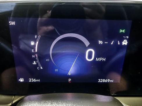 Certified 2025 Buick Envista Sport Touring FWD image 19