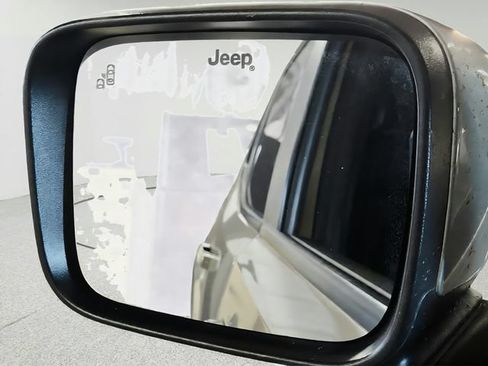 Used 2016 Jeep Renegade Limited w/ Safety & Security Group AWD/4WD image 9