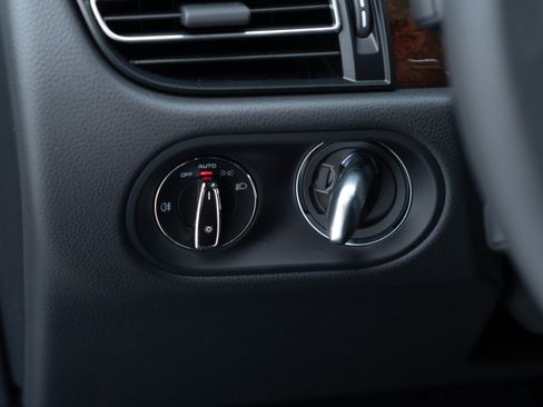 New 2026 Porsche Macan image 27