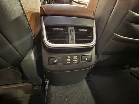 Used 2025 Subaru Outback Touring XT AWD/4WD image 12