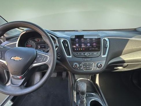Used 2021 Chevrolet Malibu LT image 17