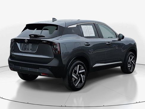 Used 2025 Nissan Kicks SV w/ Charging Package image 5