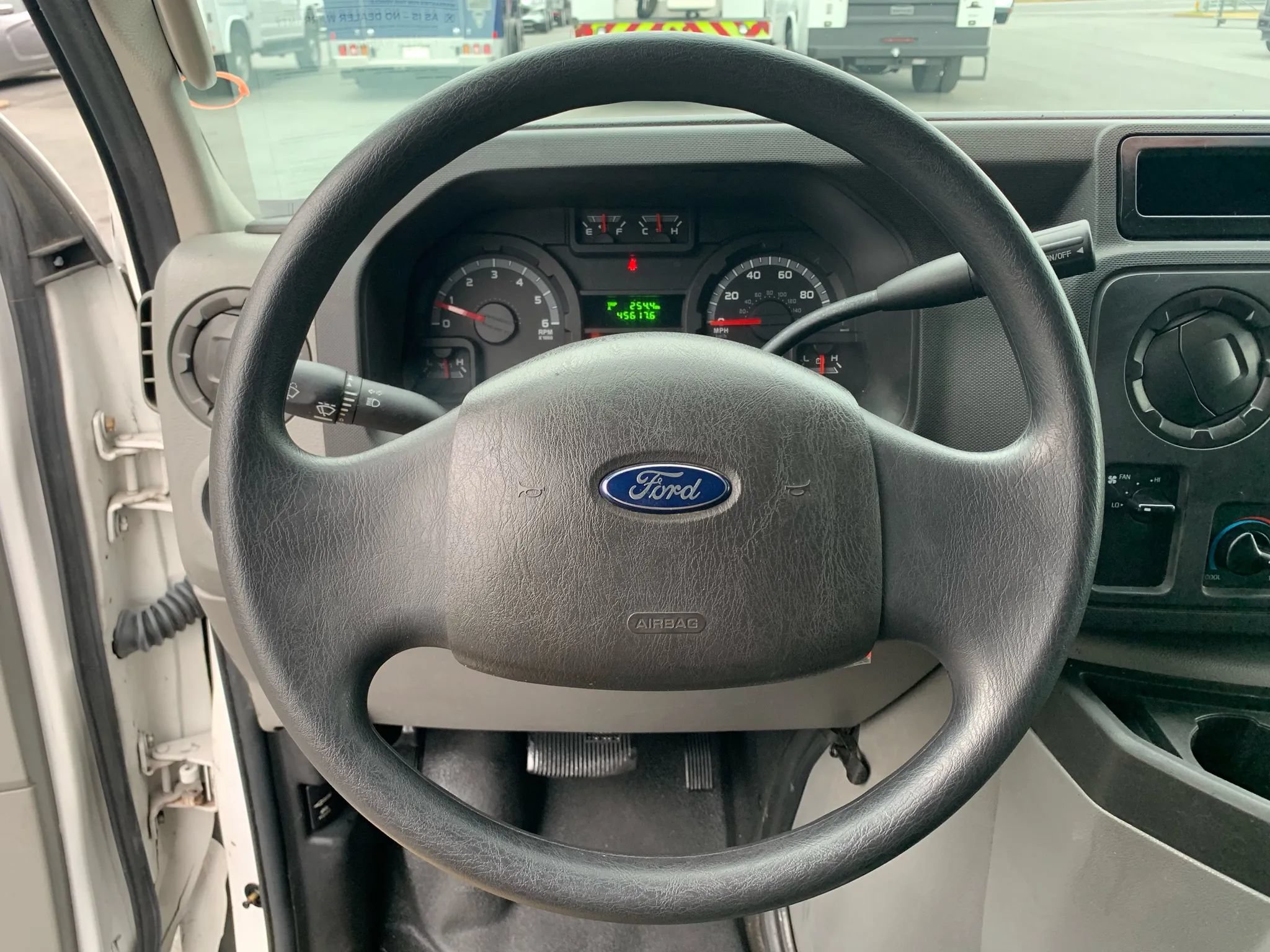 Used 2014 Ford E-350 and Econoline 350 Extended Super Duty w/ Insulation Package RWD image 10