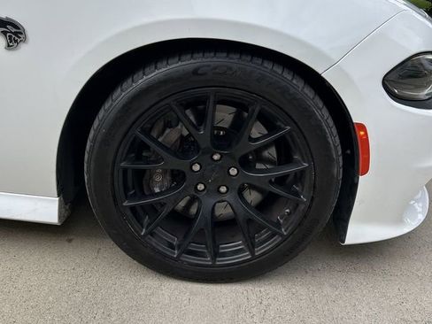 Used 2018 Dodge Charger SRT Hellcat RWD image 15