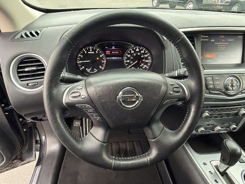 Used 2019 Nissan Pathfinder SL image 18