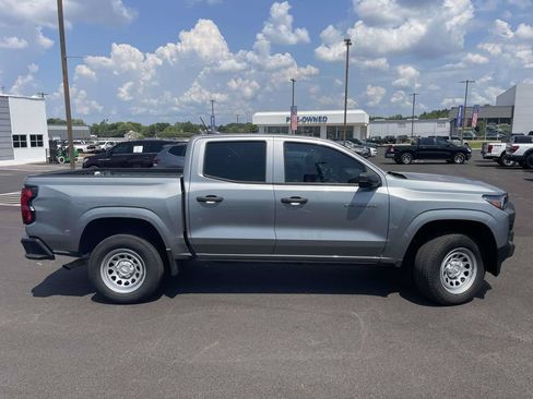 Used 2024 Chevrolet Colorado W/T RWD image 2