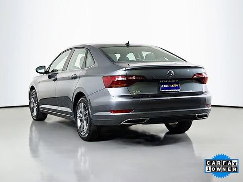 Used 2019 Volkswagen Jetta R-Line w/ R-Line Cold Weather Package image 5