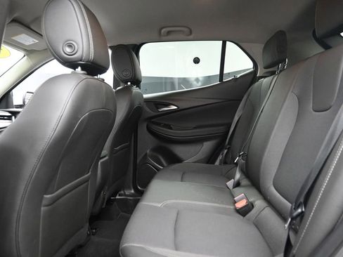 Used 2025 Buick Encore GX Preferred AWD/4WD image 10