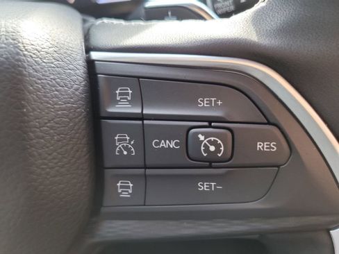 New 2025 Jeep Grand Cherokee Laredo w/ Luxury Tech Group I image 29