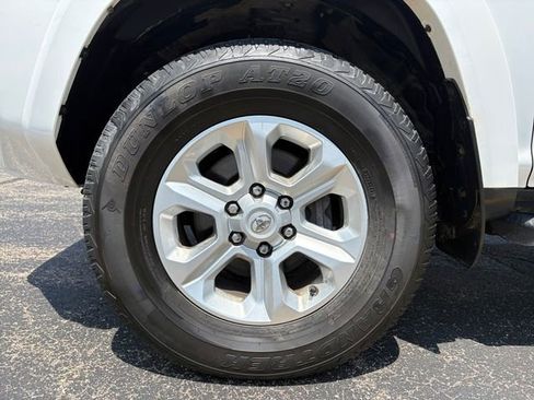 Used 2023 Toyota 4Runner SR5 Premium w/ Moonroof Package AWD/4WD image 17