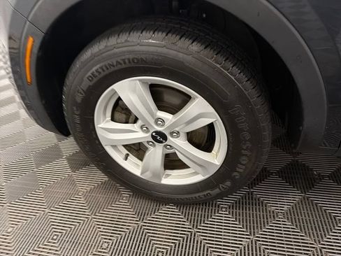 Certified 2023 Kia Sorento LX AWD/4WD image 46