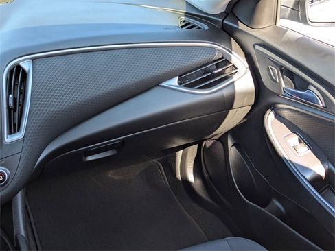 Used 2022 Chevrolet Malibu LT image 17