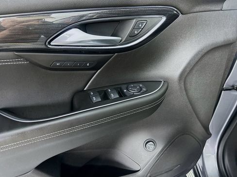 Used 2021 Buick Envision Essence w/ Sport Touring Package FWD image 19