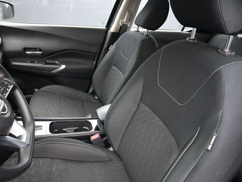 Used 2024 Nissan Kicks SV image 10