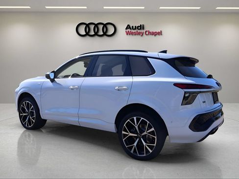 New 2026 Audi Q3 quattro 2.0T AWD/4WD image 3