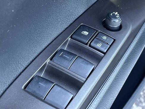 Used 2023 Toyota Camry SE image 27