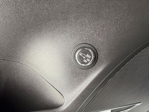 Used 2023 Buick Envision Avenir AWD/4WD image 12