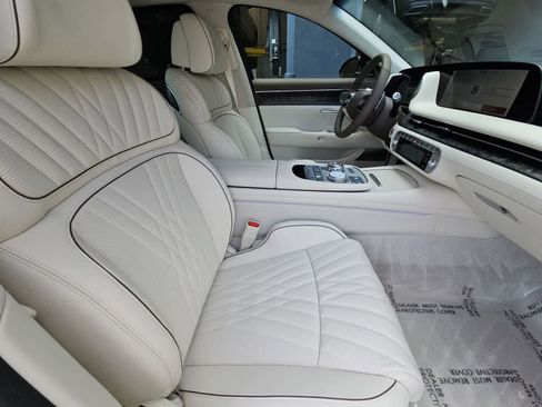 Used 2025 Genesis G90 3.5T image 18