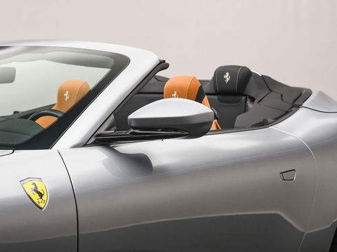 Certified 2025 Ferrari Roma Spider image 10