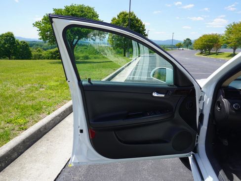 Used 2013 Chevrolet Impala LT FWD image 18