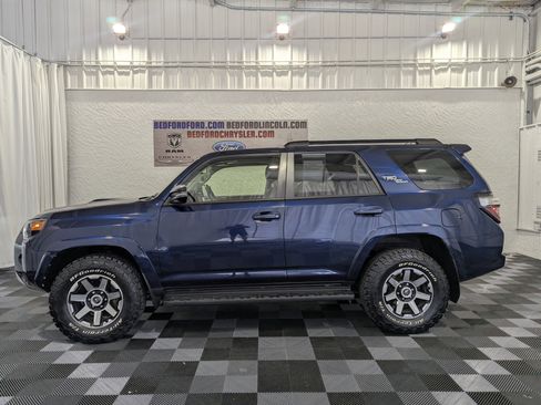 Used 2021 Toyota 4Runner TRD Off-Road Premium w/ Moonroof Package AWD/4WD image 1