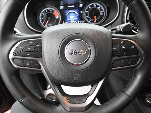 Used 2019 Jeep Cherokee Limited image 6