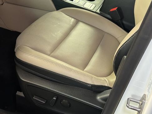 Used 2022 Ford Escape SEL image 27