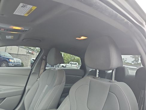 Used 2023 Hyundai Elantra SEL w/ Convenience Package FWD image 14