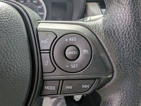 Used 2021 Toyota Corolla LE image 24