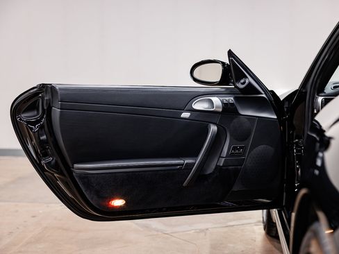 Used 2005 Porsche 911 Carrera S image 33