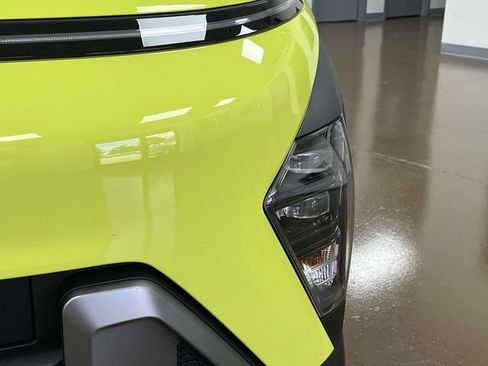 Certified 2025 Hyundai Kona SEL FWD image 9