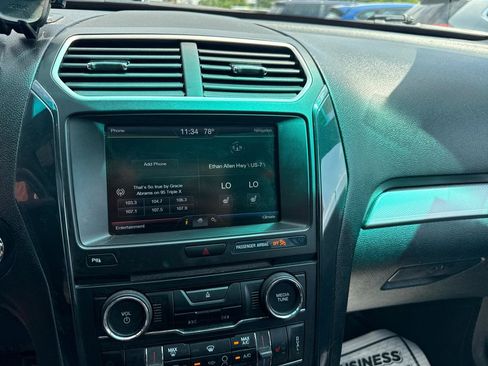 Used 2016 Ford Explorer XLT w/ Equipment Group 202A AWD/4WD image 20