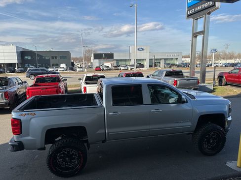 Used 2018 Chevrolet Silverado 1500 LT image 4