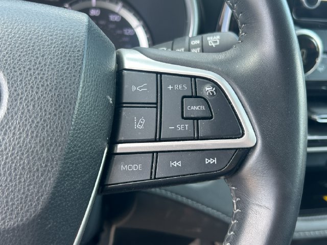 Used 2024 Toyota Highlander XLE FWD image 20