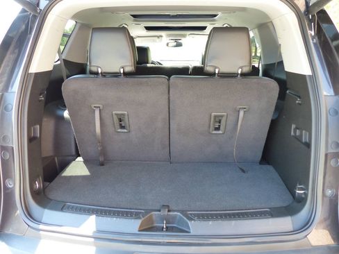 Used 2017 GMC Acadia SLT AWD/4WD image 49