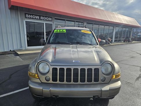 Used 2007 Jeep Liberty Sport image 2