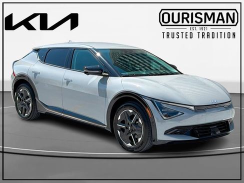 New 2026 Kia EV6 Wind RWD image 1